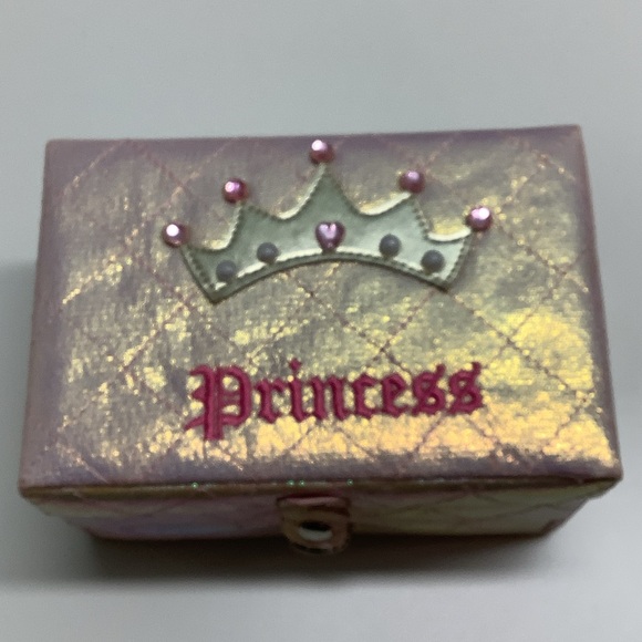 Claire’s Princess Jewelry Box with Crown Design. - Picture 1 of 6